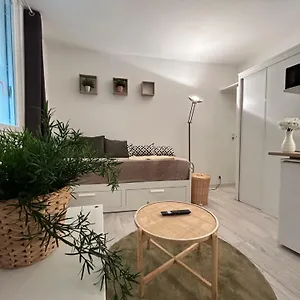 Appartement Au Charme Des Carmes - T1 Sur Cour - Metro A & B, Toulouse